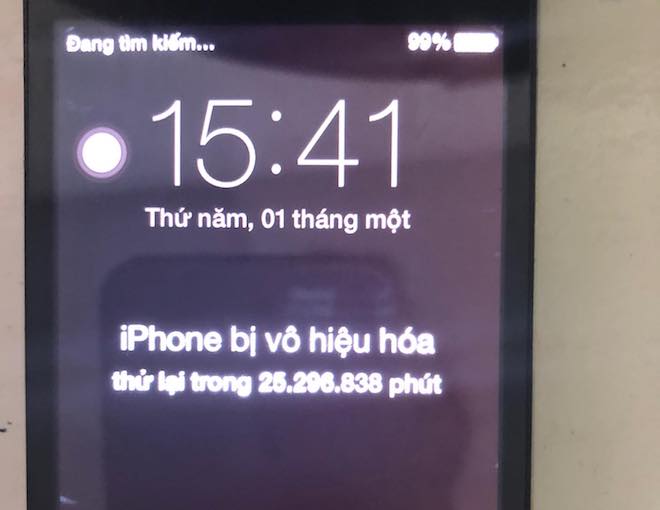 Một phụ nữ ở Nha Trang phải đợi 48 năm để... mở khóa iPhone - 1
