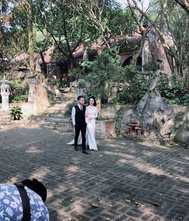 Khắc Việt hé lộ hậu trường chụp ảnh cưới với bạn gái DJ nóng bỏng - 1