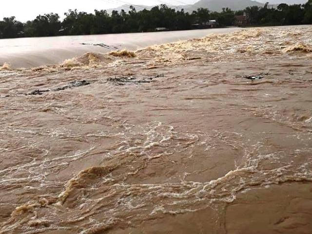 Tin tức trong ngày - Nâng cấp bậc cảnh sát hi sinh khi cứu người trong dòng nước chảy xiết