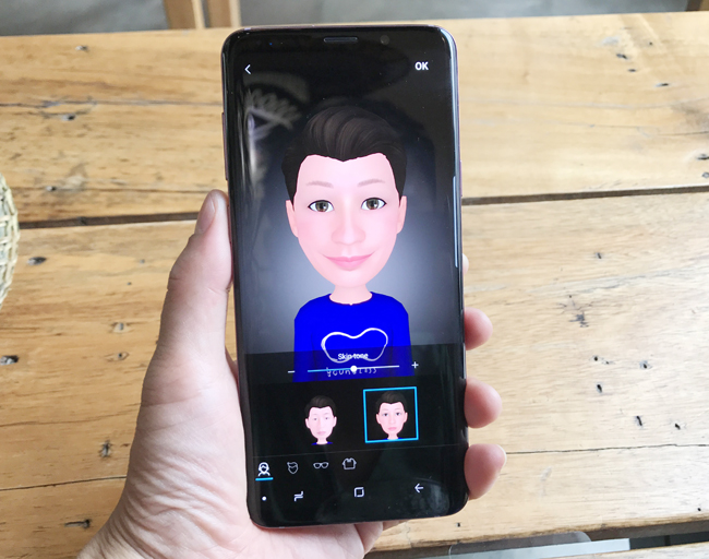 tính năng tạo biểu tượng cảm xúc cá nhân thông minh AR Emoji, Galaxy S9 và S9+ đảm bảo rằng người dùng sẽ không bỏ lỡ một khoảnh khắc nào.