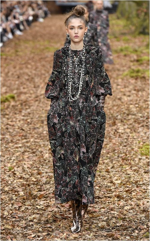 Tóc búi thanh cao trong khu vườn cổ tích: Chanel làm cả Paris "rạo rực" - 5