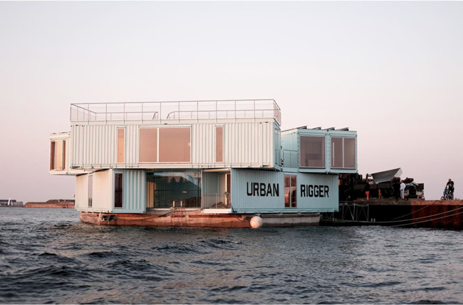 "Urban Rigger" (2016): Được xây dựng để đáp ứng nhu cầu ngày càng tăng về chỗ ở cho sinh viên ở Copenhagen, Urban Rigger là tập hợp 9 container tạo thành 12 khu nhà ở bao quanh khu vườn trung tâm. Ảnh: BIG.