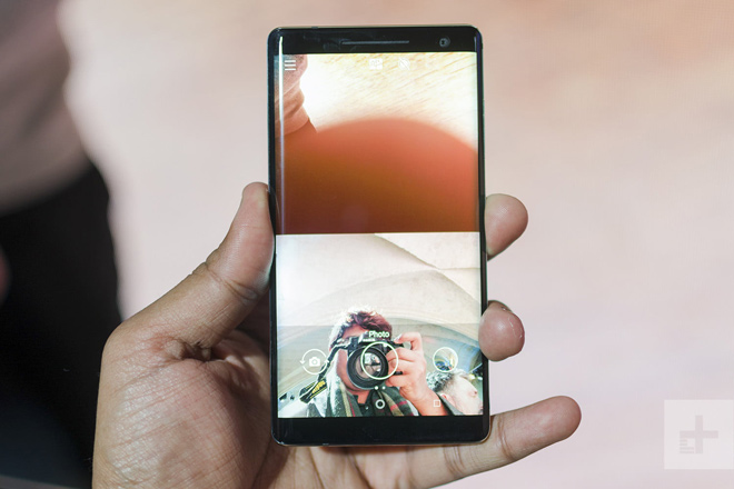 Smartphone nào ấn tượng nhất tại Triển lãm di động? - 3