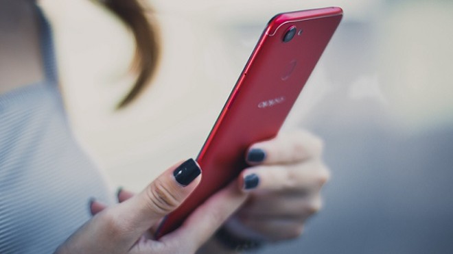 Mày râu chọn smartphone nào cho phái đẹp ngày 8/3? - 4