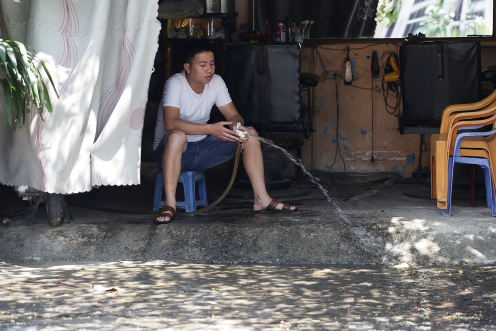 Nắng rát da thịt, chị em phụ nữ ở Sài Gòn hoá ninja trong ngày 8.3 - 14