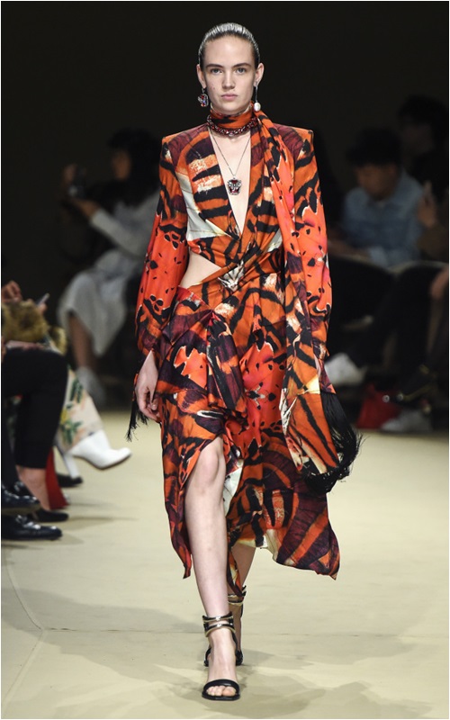 Kỷ nguyên phái yếu lên ngôi của Alexander McQueen - 13