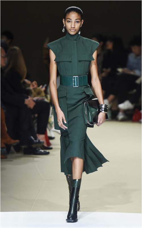 Kỷ nguyên phái yếu lên ngôi của Alexander McQueen - 11