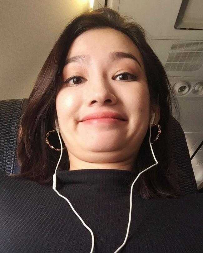 Sao Việt đua nhau khoe mặt nọng hai cằm theo xu hướng - 5