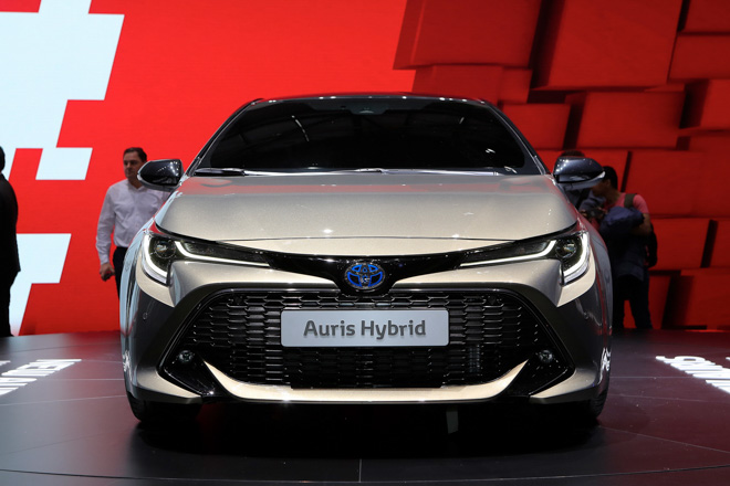 Toyota Auris Hybrid 2019: Nói không với động cơ dầu và khí thải lớn - 1