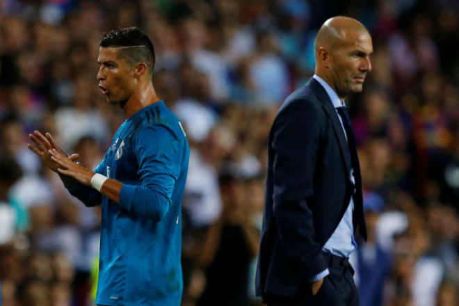 Real binh biến: Phe Ronaldo hạ Zidane, HLV vô địch thế giới đến thay - 1