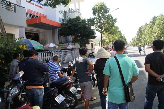 Nam bảo vệ chết trong công ty với nhiều vết đâm - 1