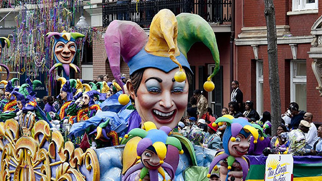 New Orleans: Đây là một lễ hội thực sự vui nhộn với các cuộc diễu hành ở nhiều khu phố, cờ được treo ở khắp mọi nơi và người ta đổ ra đường để nhảy múa tưng bừng.