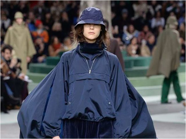 Xu hướng thời trang - Phong cách "bụi đời" bất ngờ đổ bộ Paris FW