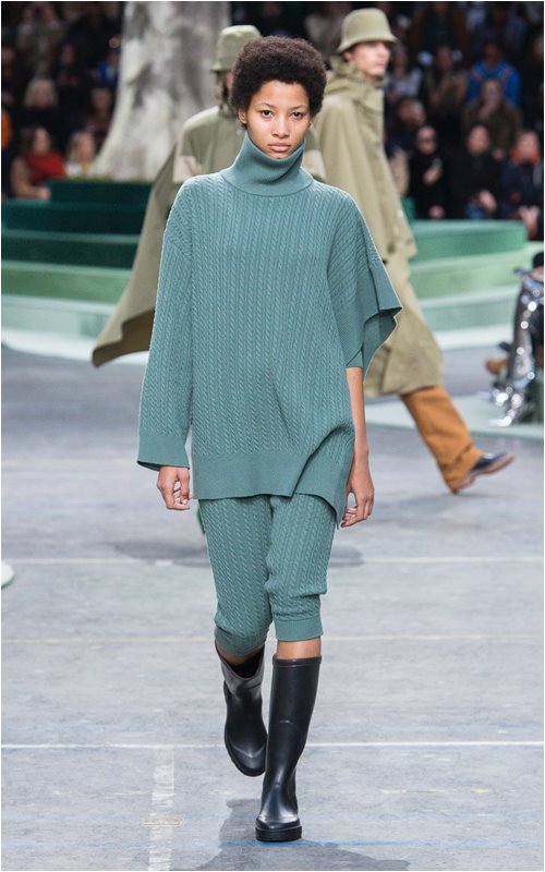 Phong cách "bụi đời" bất ngờ đổ bộ Paris FW - 3