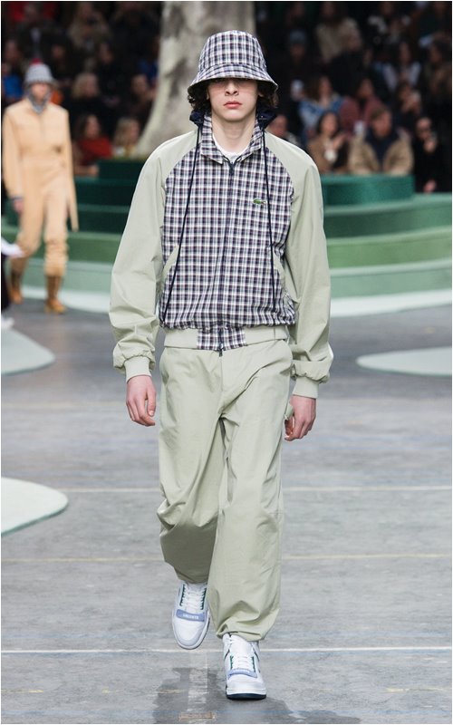 Phong cách "bụi đời" bất ngờ đổ bộ Paris FW - 10