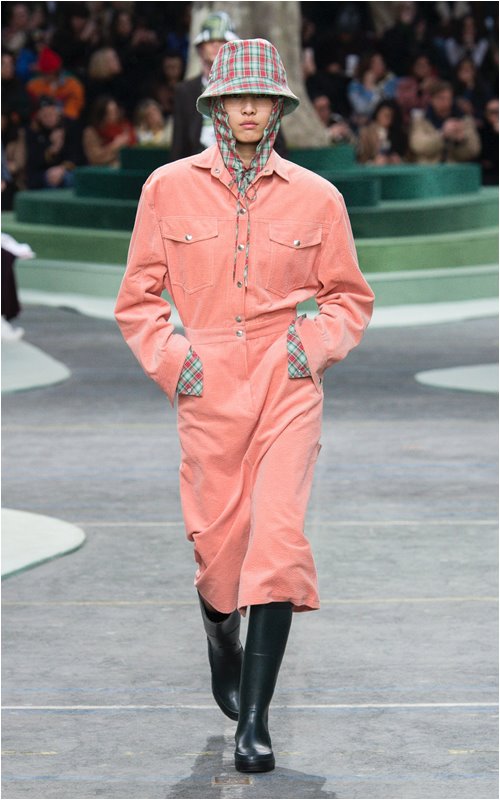 Phong cách "bụi đời" bất ngờ đổ bộ Paris FW - 11