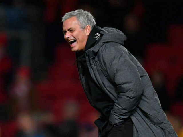 Bóng đá - MU đánh bại Liverpool: Rashford cú đúp thần sầu, Mourinho "cạn lời"