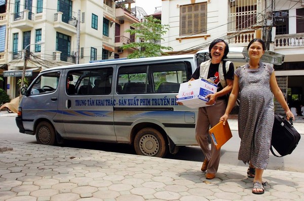 Những sao Việt có "một nửa" xinh đẹp, chỉ đáng tuổi con - 5