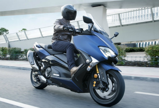 2018 Yamaha TMax ra phiên bản mới, đáng đồng tiền - 1