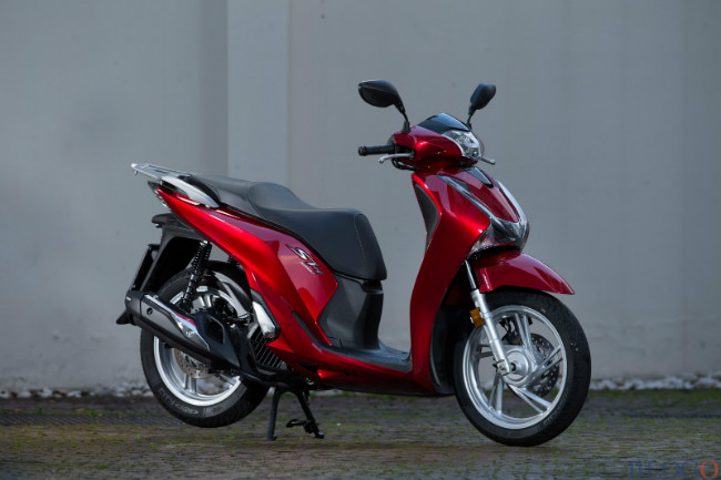 Nếu ở thị trường Việt Nam, Honda SH150i hiện tại đã cập nhật tới đời 2018 thì ở thị trường Châu Âu vẫn chưa rõ bao giờ thì 2018 Honda SH150i chính thức lên kệ. Phiên bản mới nhất cho tới hiện nay vẫn là 2017 Honda SH150i.