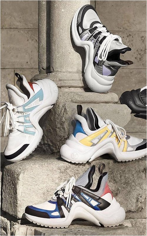 Giày "khủng bố" được các cô nàng khắp nơi săn lùng - 2