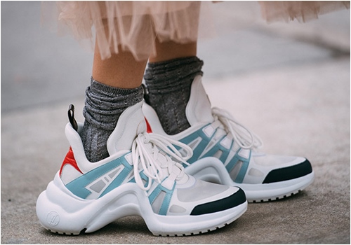 Giày "khủng bố" được các cô nàng khắp nơi săn lùng - 11