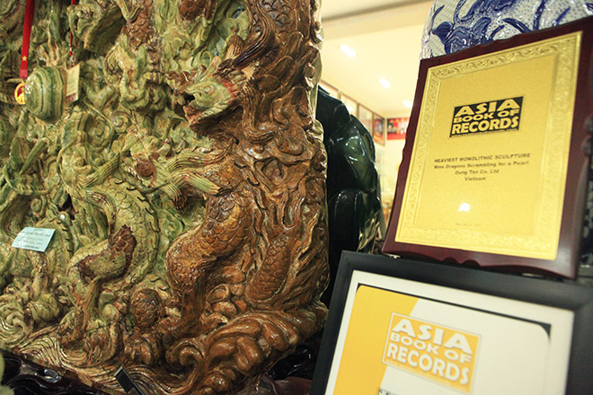 Chiêm ngưỡng bức tranh 9 rồng bằng ngọc nguyên khối lớn nhất châu Á - 2