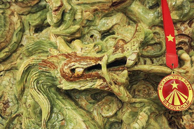 Chiêm ngưỡng bức tranh 9 rồng bằng ngọc nguyên khối lớn nhất châu Á - 7