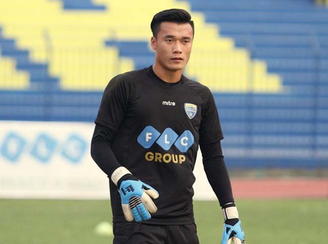 “Người nhện” Tiến Dũng U23 Việt Nam trổ tài, cản phá siêu đẳng - 1