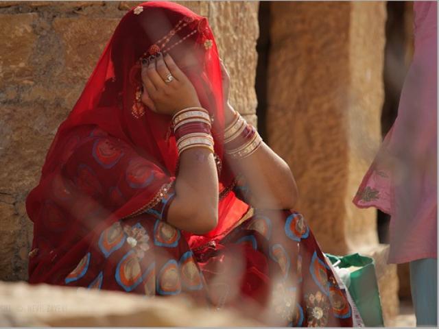 Pháp luật - Hãi hùng tục kiểm tra trinh tiết hé lộ bộ mặt thật của gã chồng Sở Khanh