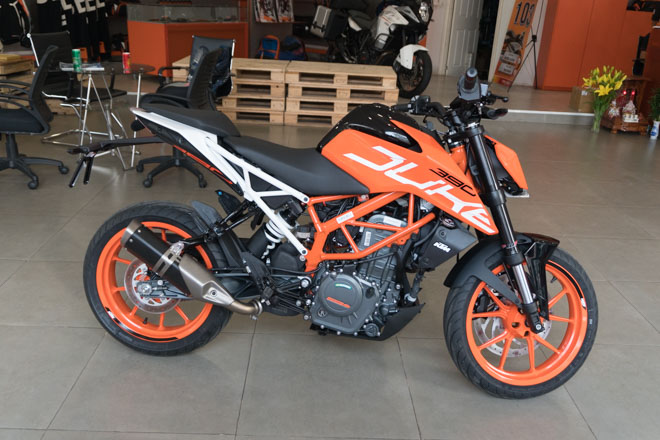 So sánh KTM Duke 390 thế hệ mới và thế hệ cũ, giá 170 triệu đồng - 1