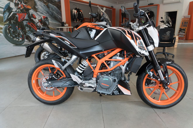 So sánh KTM Duke 390 thế hệ mới và thế hệ cũ, giá 170 triệu đồng - 2