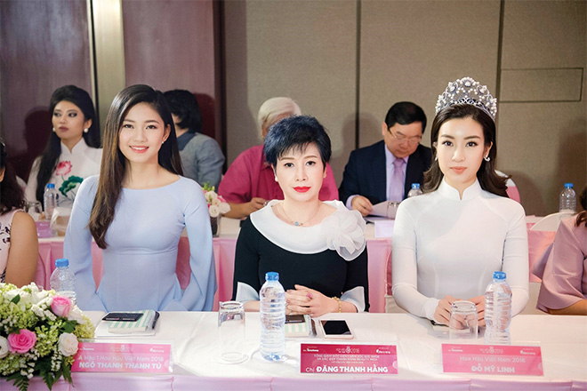 Cố vấn sắc đẹp Hoa hậu Việt Nam 2018 trẻ xinh khó ngờ ở tuổi 50 - 3
