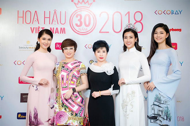 Cố vấn sắc đẹp Hoa hậu Việt Nam 2018 trẻ xinh khó ngờ ở tuổi 50 - 5