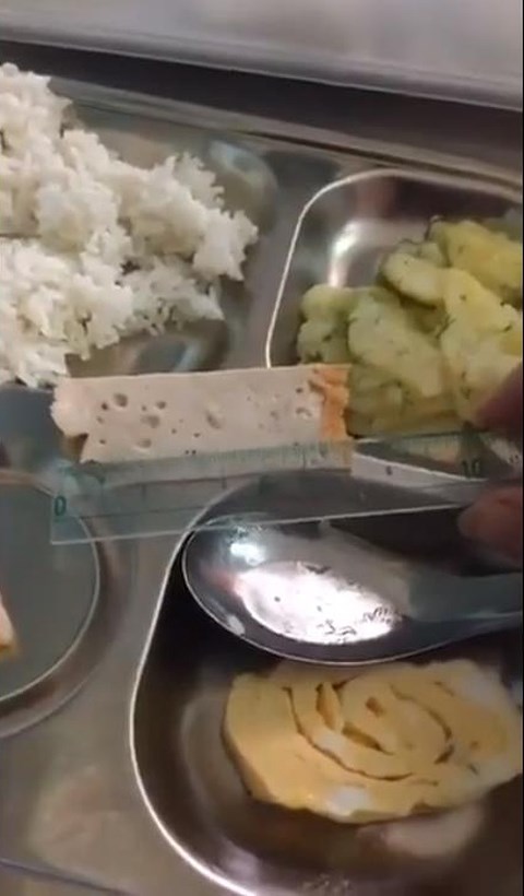 Thái Bình: Phụ huynh bức xúc vì bữa trưa tại trường của con quá đạm bạc - 2