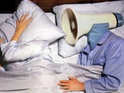 Truyện cười - Đây là cách giúp bạn cùng phòng ngừng ngay ngáy khi ngủ