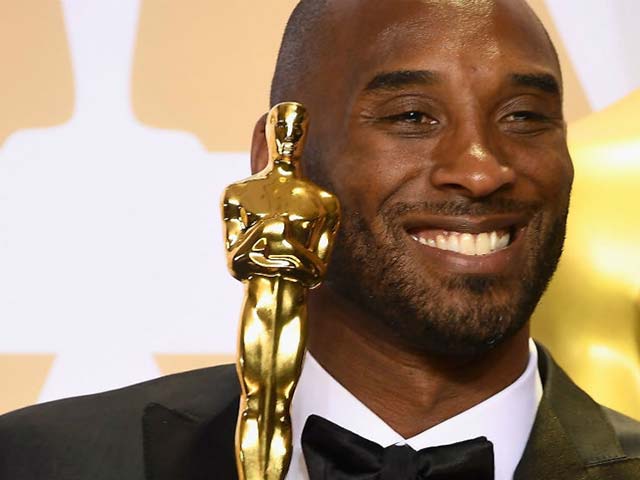 Thể thao - Soái ca bóng rổ đoạt giải Oscar, dính vạ "hãm hại" nữ phục vụ