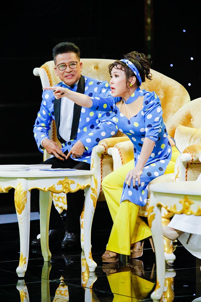 Việt Hương bật khóc nhớ lại cảnh hát nhà hàng kiếm sống năm 15 tuổi - 2