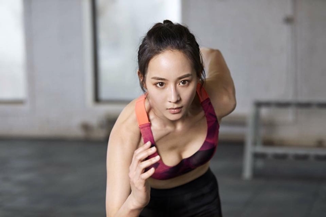 Ngoài đóng phim, cô còn tích cực tập gym để có sức khỏe tham gia nhiều chương trình truyền hình thực tế có tính phiêu lưu, thám hiểm.
