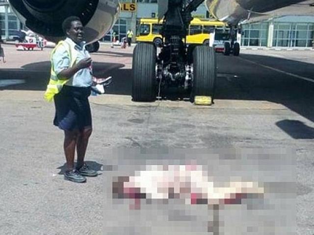 Thế giới - Tiếp viên hàng không tử nạn vì bước hụt ở cửa thoát hiểm