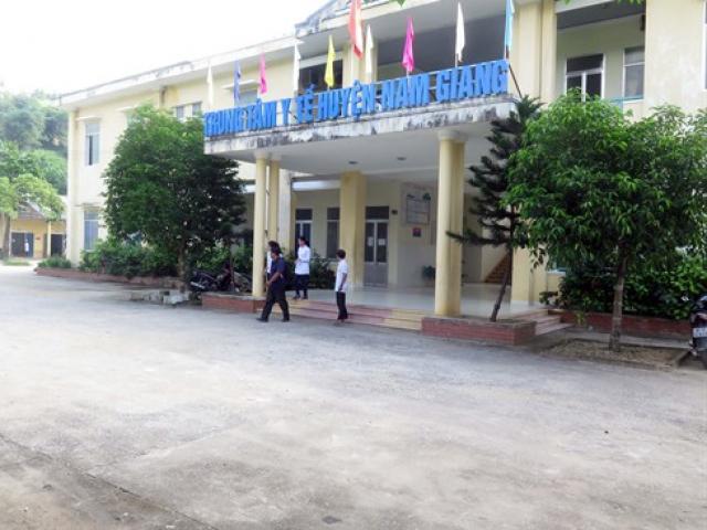 Tin tức trong ngày - Cả làng ùn ùn vào viện khi nhiều người chết nghi do rượu