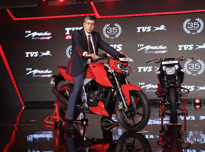 Đối thủ Yamaha FZ-S ra bản mới, giá rẻ 28,67 triệu đồng - 1