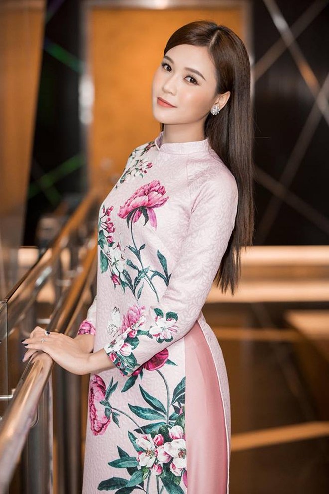 2 bóng hồng cạnh Trường Giang và tuyệt chiêu &#34;thả thính&#34; khiến đối phương mê mẩn - 19