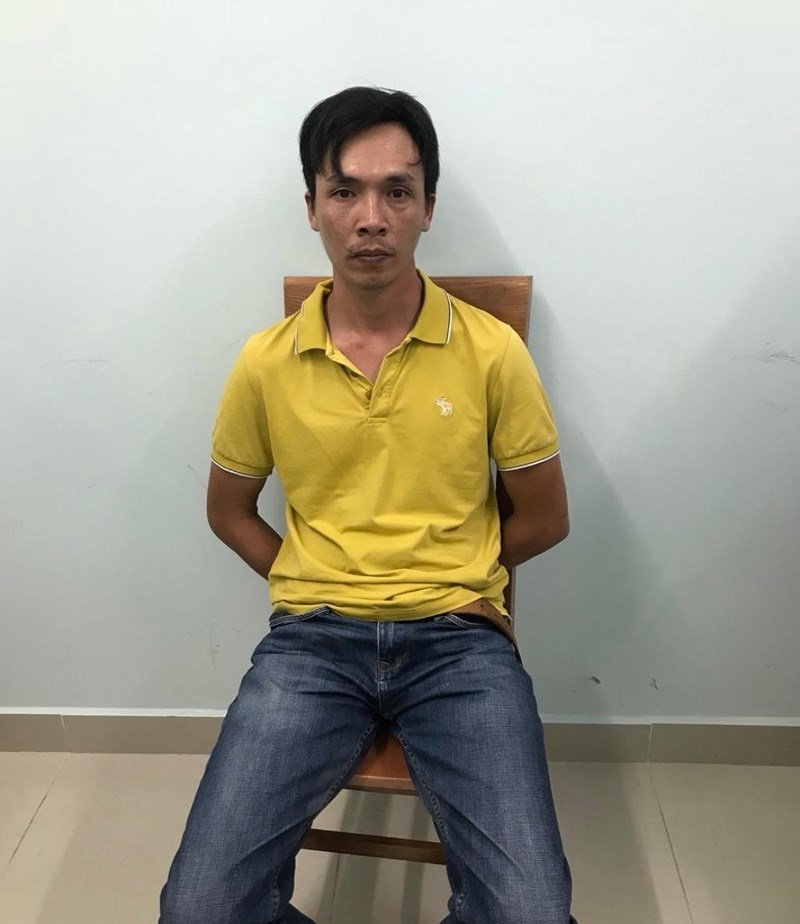 Thanh niên bị truy nã vào tiệm massage làm nhân viên - 2