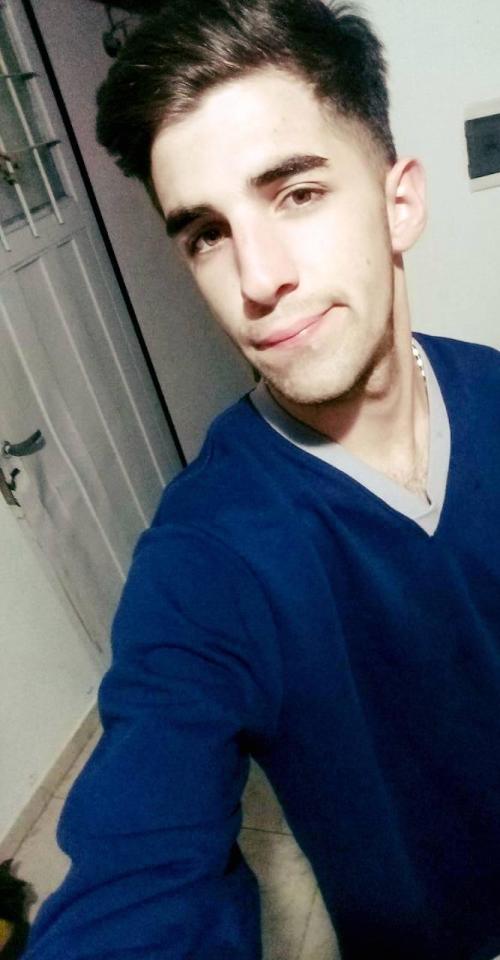 Bắt gặp người yêu "hôn lấy hôn để" trai lạ, chàng trai phản ứng khó tin - 2