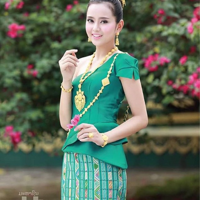 Cô sở hữu gương mặt tròn đầy, đậm chất Á Đông.&nbsp;