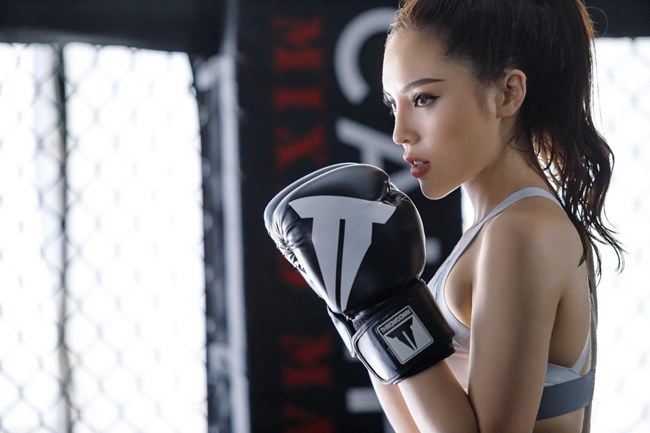 Ngoài tập gym, Hoa hậu Kỳ Duyên dành thời gian tập boxing xen kẽ mỗi khi rảnh rỗi.