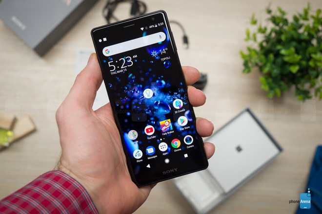 Video đập hộp Sony Xperia XZ2 đầy mê hoặc - 2