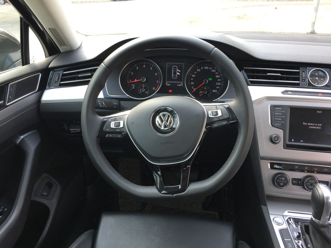 Soi chi tiết Volkswagen Passat 2018 giá 1,4 tỷ đồng: Đối thủ Toyota Camry - 5