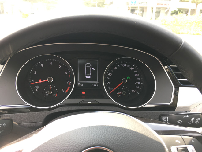 Soi chi tiết Volkswagen Passat 2018 giá 1,4 tỷ đồng: Đối thủ Toyota Camry - 12